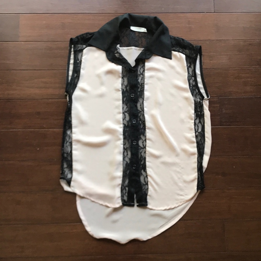 Blushy blouse with lace